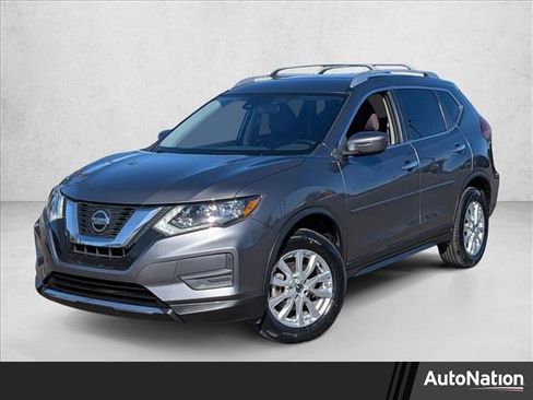 Used 2020 Nissan Rogue SV image 1