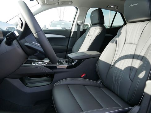 New 2026 Buick Envision Avenir image 4