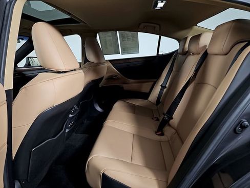 Used 2025 Lexus ES 350 w/ Premium Package FWD image 11