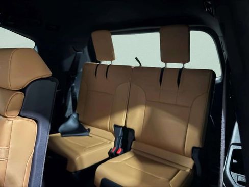 Used 2023 Lexus LX 600 4WD w/ Luxury Package image 29