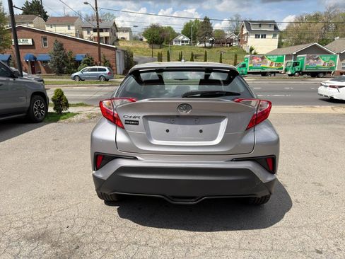 Used 2018 Toyota C-HR XLE image 6