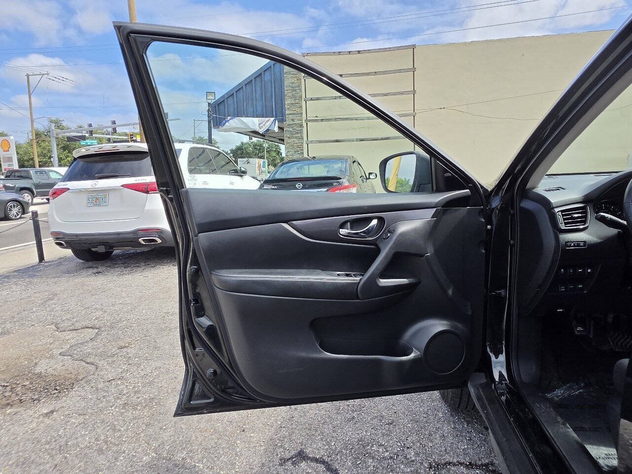Used 2020 Nissan Rogue SV AWD/4WD image 10