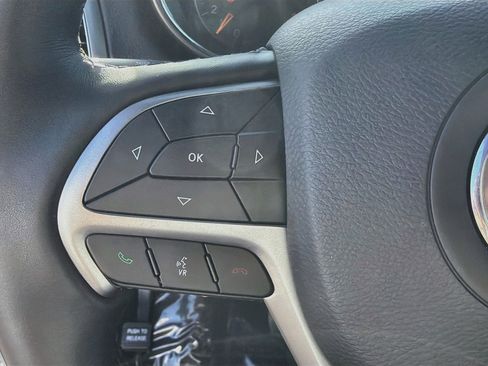 Used 2021 Jeep Grand Cherokee Laredo X AWD/4WD image 35