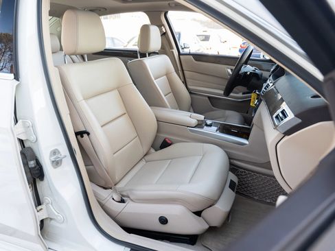 Used 2014 Mercedes-Benz E 350 4MATIC Sedan image 18