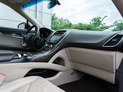Used 2019 Lincoln Nautilus Reserve w/ Cargo Utility Package AWD/4WD image 27