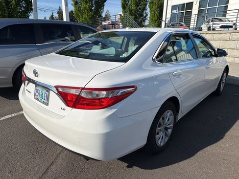 Used 2015 Toyota Camry LE FWD image 7