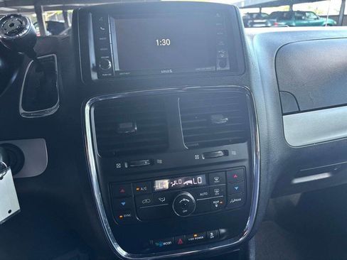 Used 2016 Dodge Grand Caravan R/T image 14
