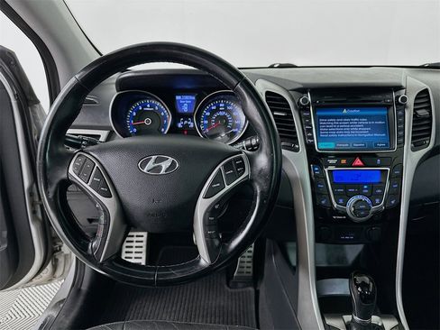Used 2014 Hyundai Elantra GT w/ Option Group 03 image 19