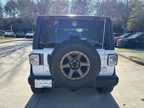 Used 2024 Jeep Wrangler Sport image 6