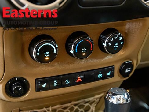 Used 2017 Jeep Wrangler Unlimited Sahara w/ Max Tow Package AWD/4WD image 21