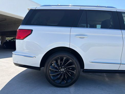 Used 2021 Lincoln Navigator Black Label w/ Cargo Convenience Package AWD/4WD image 5