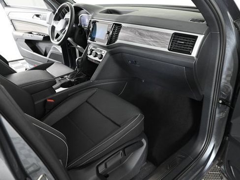 Certified 2023 Volkswagen Atlas Cross Sport SE w/ Black Wheel Package image 11