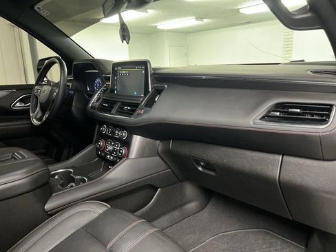 Certified 2024 Chevrolet Suburban RST w/ Luxury Package AWD/4WD image 29