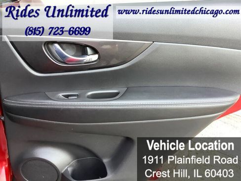 Used 2017 Nissan Rogue SV w/ SV Premium Package image 26