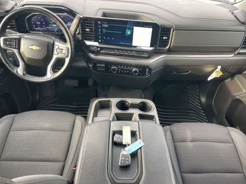 Used 2024 Chevrolet Silverado 2500 LT w/ Convenience Package image 14
