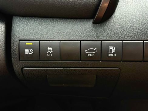 Used 2023 Toyota Camry SE image 10