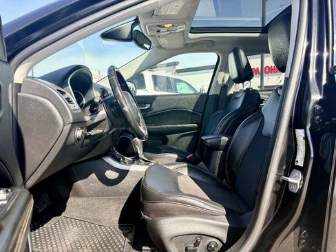 Used 2019 Jeep Compass Latitude w/ Popular Equipment Group AWD/4WD image 14