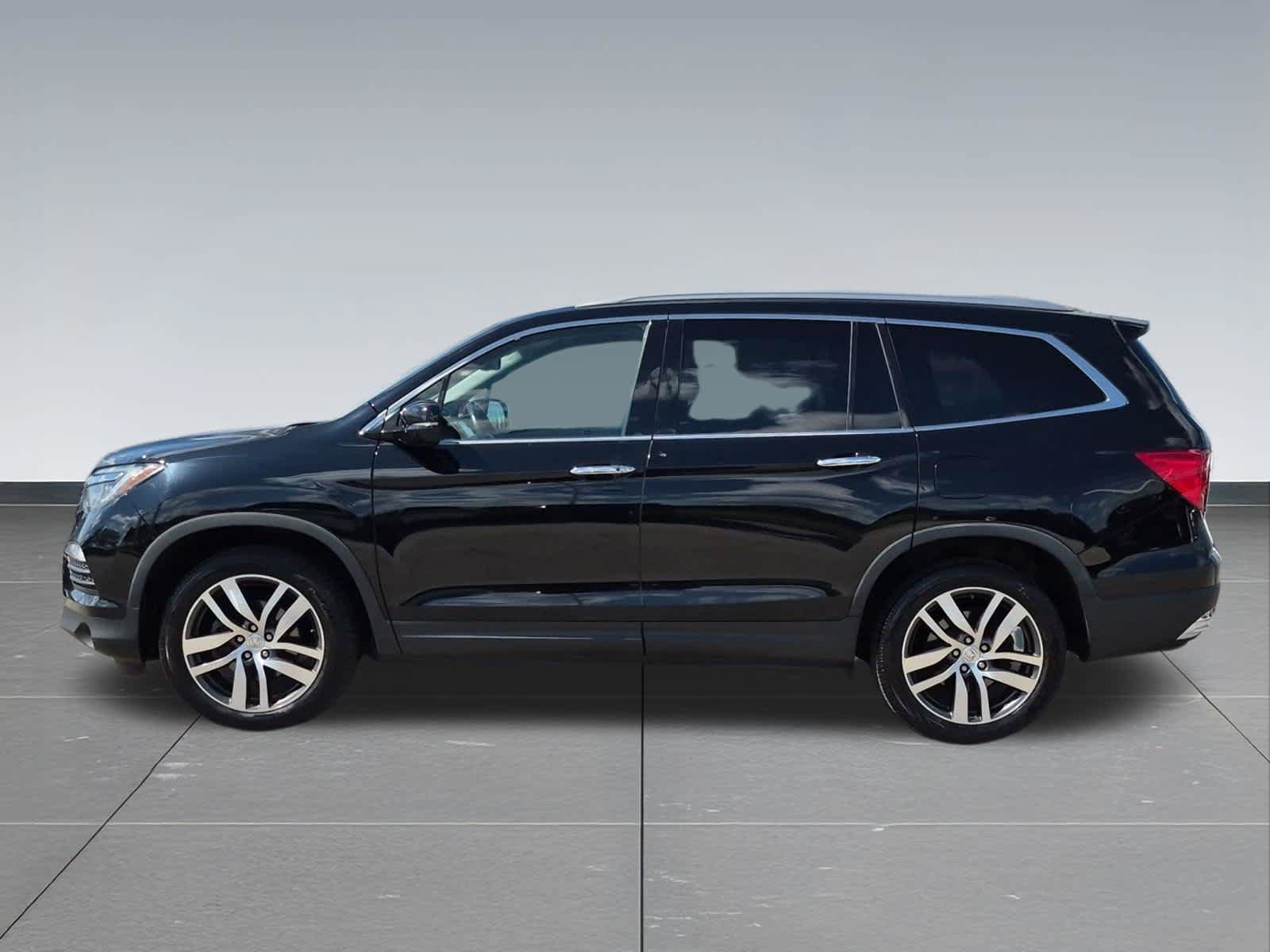 Used 2017 Honda Pilot Elite image 3
