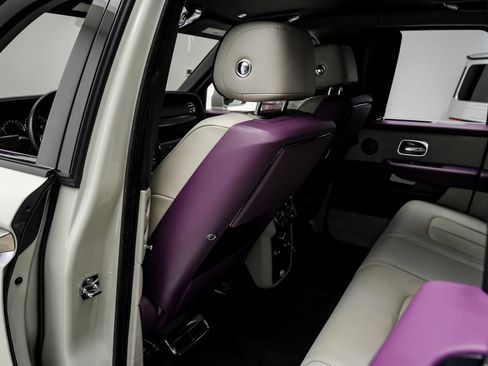 Used 2022 Rolls-Royce Cullinan Black Badge AWD/4WD image 36