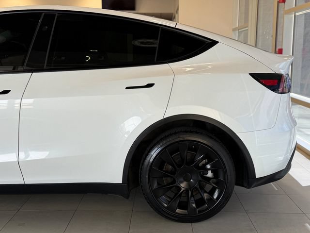Used 2024 Tesla Model Y Long Range AWD/4WD image 9