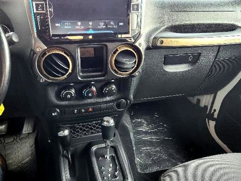 Used 2018 Jeep Wrangler Unlimited Sport image 14