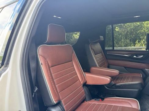 Used 2023 GMC Yukon XL Denali Ultimate AWD/4WD image 21