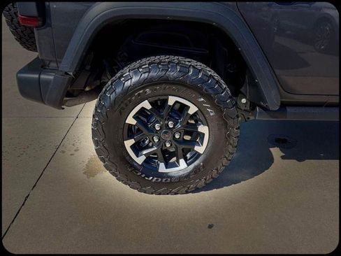 Certified 2025 Jeep Wrangler Unlimited Rubicon image 20