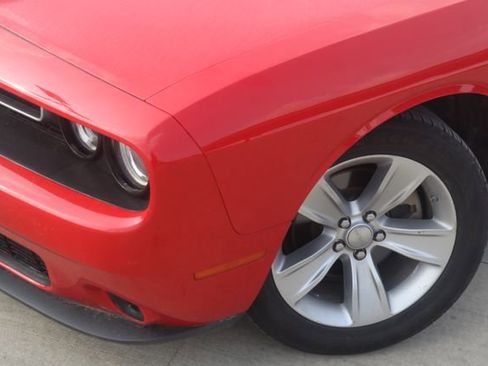 Used 2023 Dodge Challenger SXT image 3