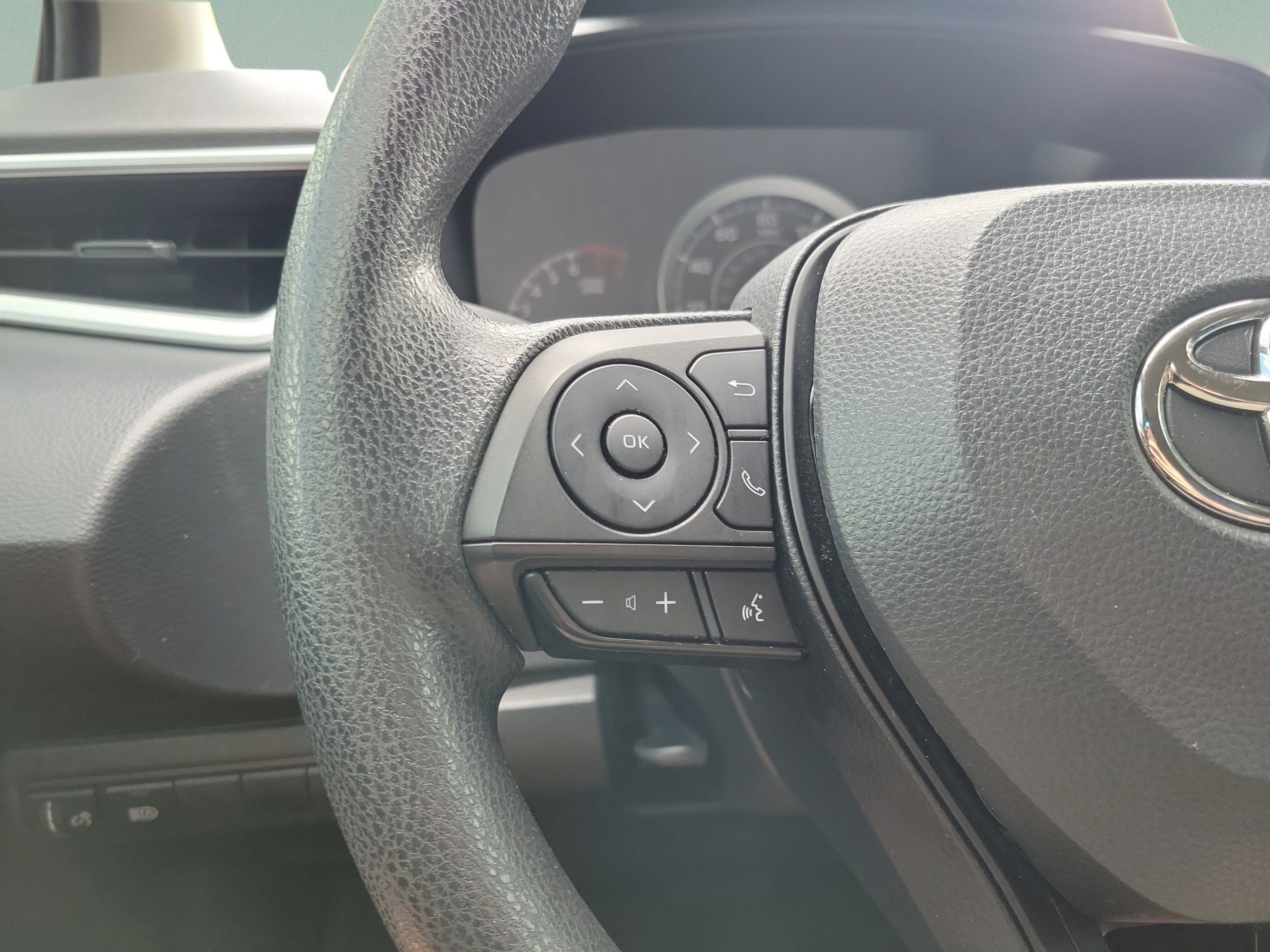 Used 2022 Toyota Corolla LE FWD image 21