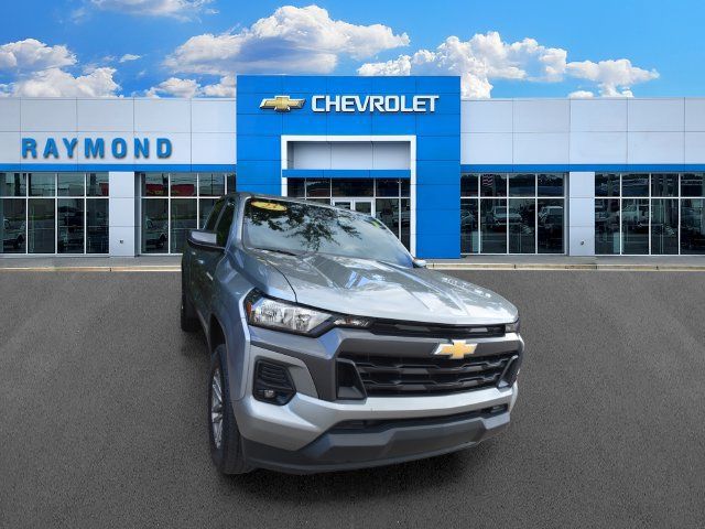 Certified 2023 Chevrolet Colorado LT w/ LT Convenience Package II AWD/4WD image 9