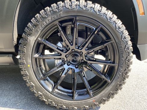 New 2026 Chevrolet Tahoe High Country AWD/4WD image 13