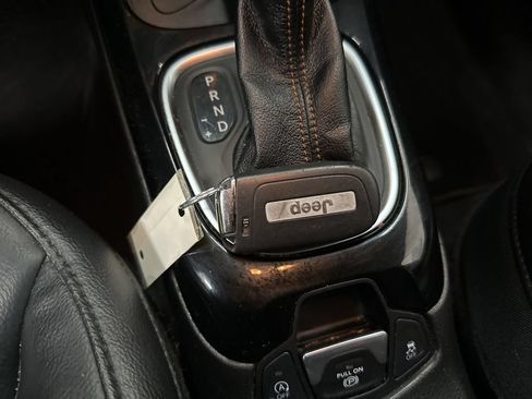 Used 2018 Jeep Compass Limited w/ Navigation Group AWD/4WD image 42