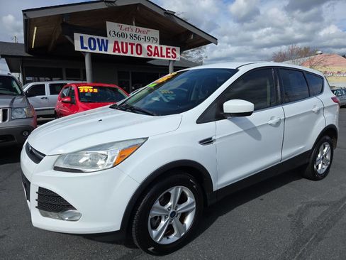 Used 2015 Ford Escape SE image 3