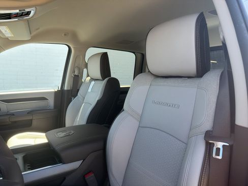New 2025 RAM 2500 Laramie AWD/4WD image 14