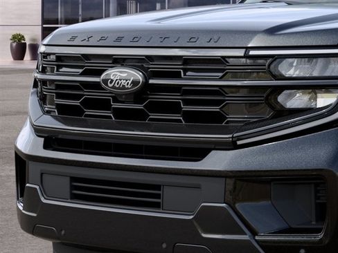 New 2027 Ford Expedition Platinum w/ Stealth Performance Package AWD/4WD image 17