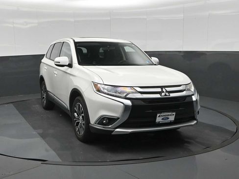 Used 2018 Mitsubishi Outlander SE AWD/4WD image 5