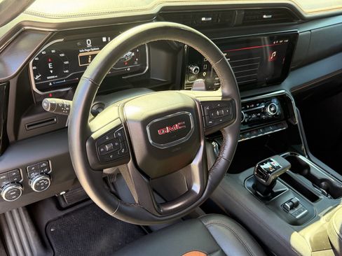 Used 2023 GMC Sierra 1500 AT4 w/ AT4 Preferred Package AWD/4WD image 17