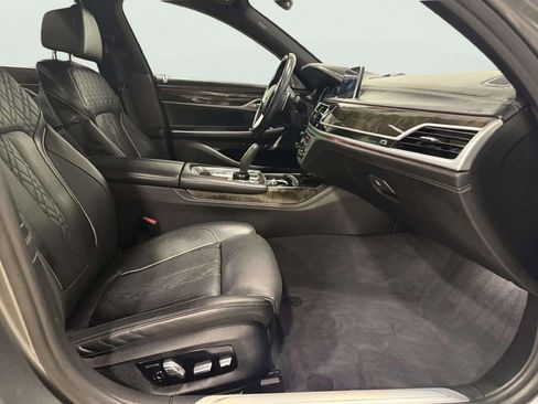 Used 2019 BMW 750i xDrive w/ Executive Package image 27