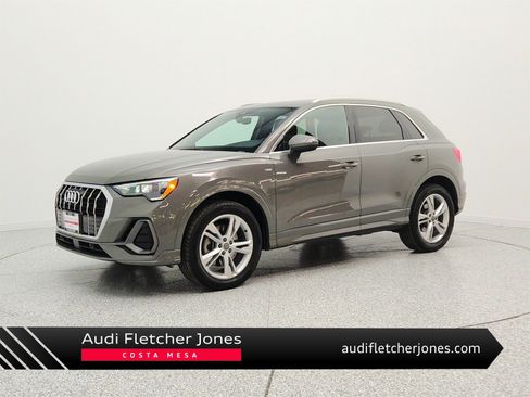 Used 2020 Audi Q3 2.0T Premium w/ Convenience Package AWD/4WD image 1