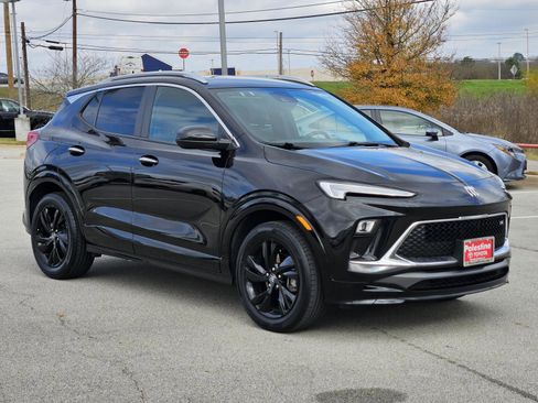 Used 2024 Buick Encore GX Sport Touring w/ Comfort Package image 2