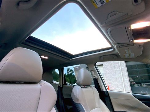 Used 2023 Subaru Forester Limited AWD/4WD image 23