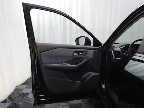 Used 2023 Nissan Rogue SV AWD/4WD image 4