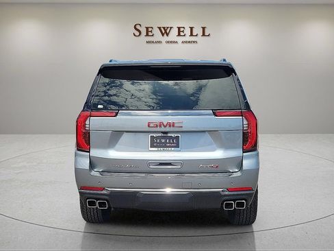 Used 2025 GMC Yukon AT4 w/ Premium Trailering Package AWD/4WD image 4