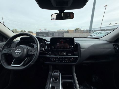 Used 2025 Nissan Pathfinder SV image 35