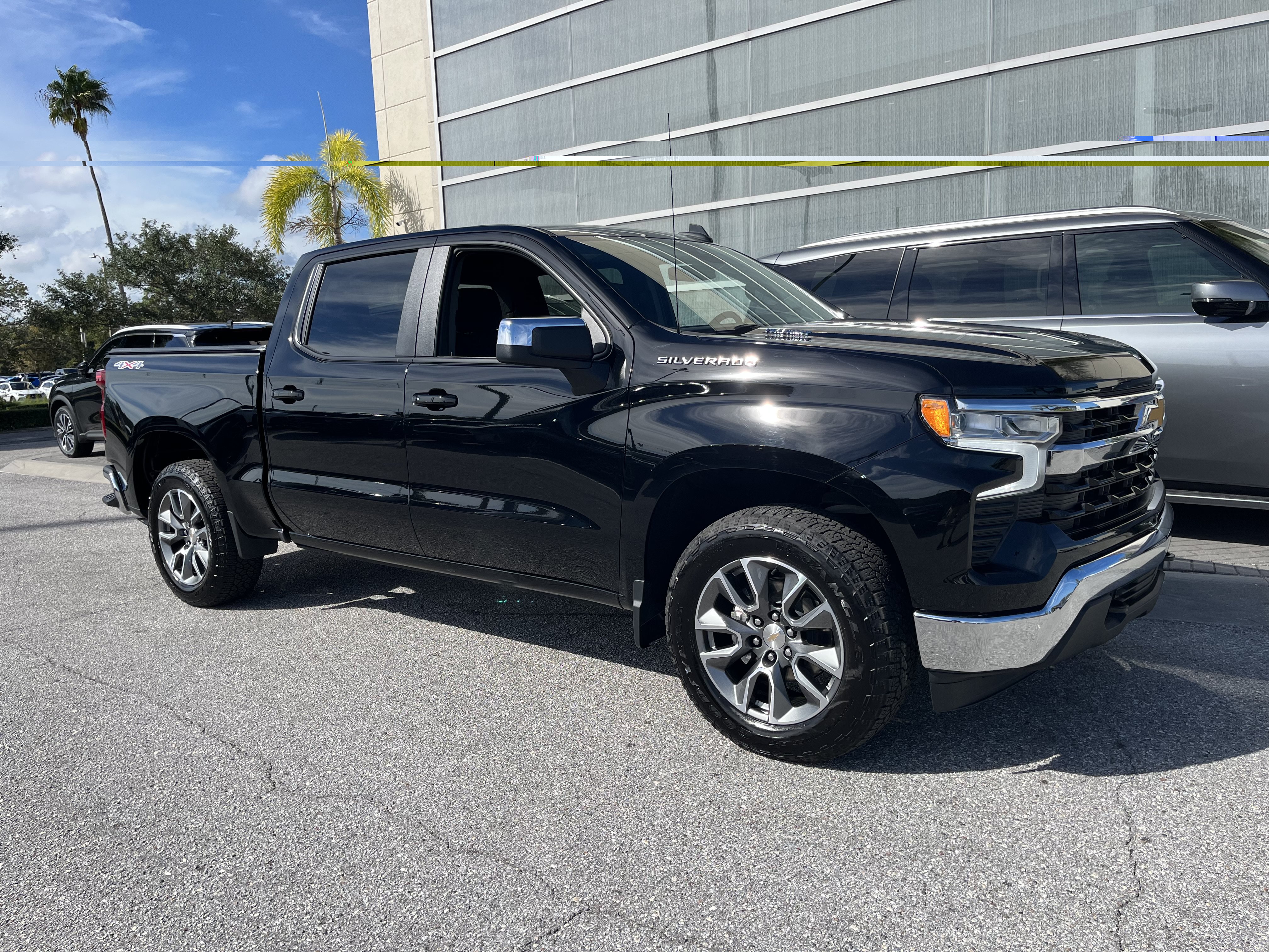 Used 2024 Chevrolet Silverado 1500 LT AWD/4WD image 10