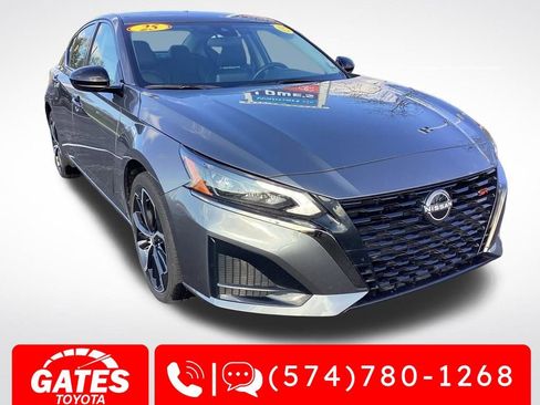Used 2025 Nissan Altima 2.5 SR AWD/4WD image 1