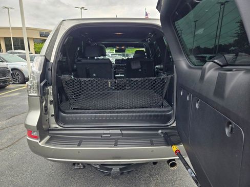 Used 2023 Lexus GX 460 Premium image 16