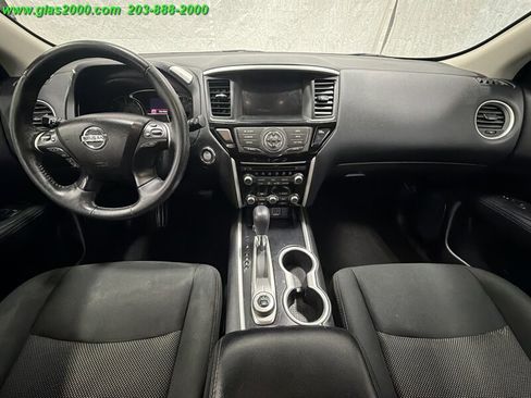 Used 2019 Nissan Pathfinder SV AWD/4WD image 6