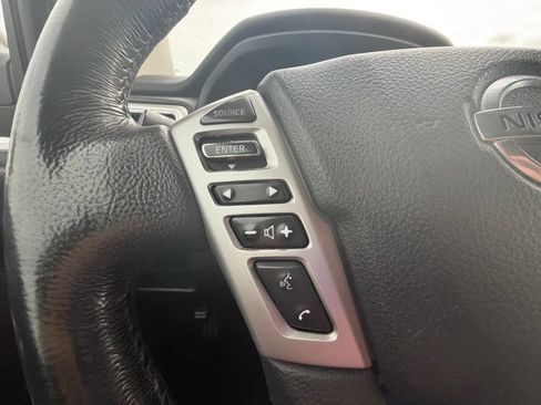 Used 2021 Nissan Titan SV w/ SV Convenience Package RWD image 24