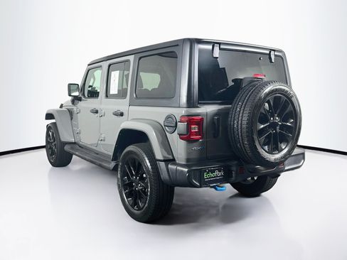 Used 2023 Jeep Wrangler Unlimited Sahara AWD/4WD image 5